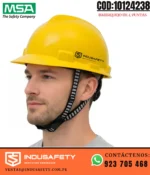 Barbiquejo de 4 Puntas MSA 10124238 en uso con casco de seguridad