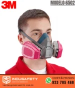 Respirador 3M 6502 media cara de silicona con filtros en uso