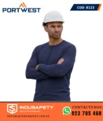 Polo manga larga Portwest B123 azul marino en uso, prenda cómoda y resistente para trabajo industrial.